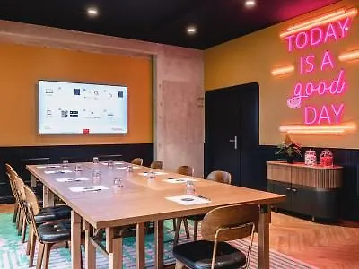 巴黎拉维莱特森林山酒店 4* 巴黎